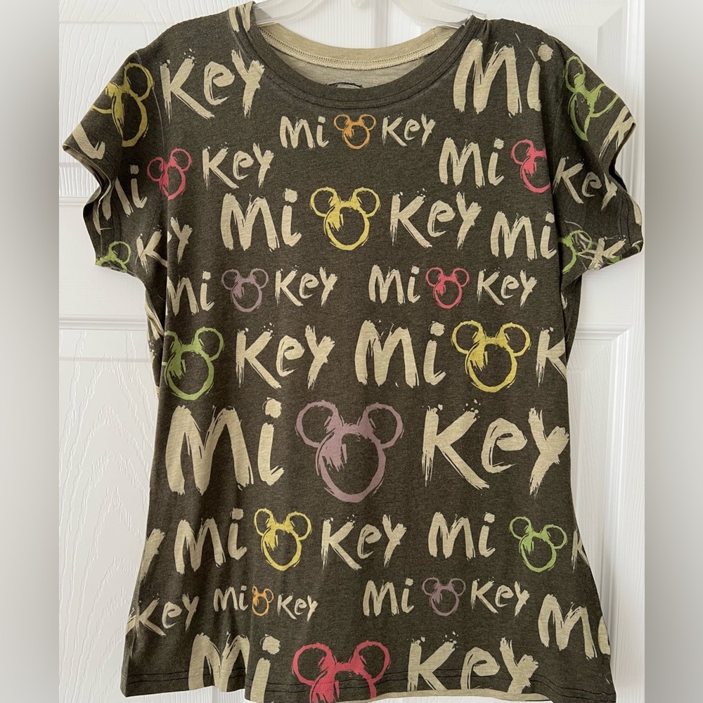 NWOT Olive Disney Tee